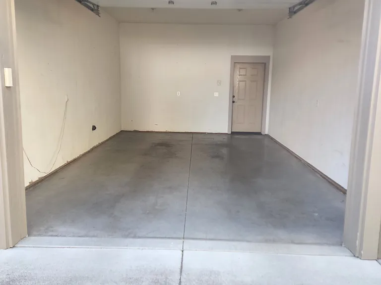327 E Birch St — Photo 1
