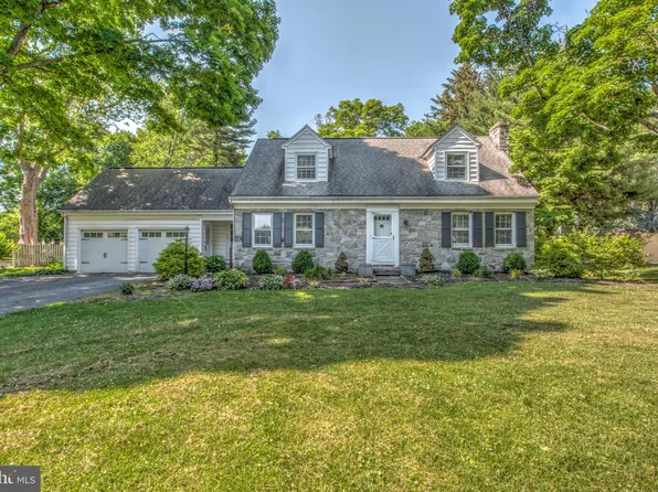 1425 Sunset Dr, Lancaster, PA 17601