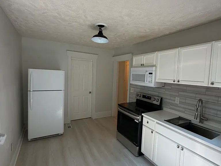 2148 Rice St #1 — Photo 11