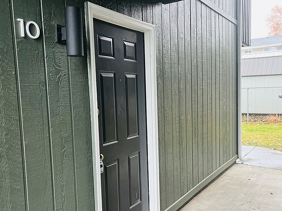 2nd image of 2324 Hood Ave #10