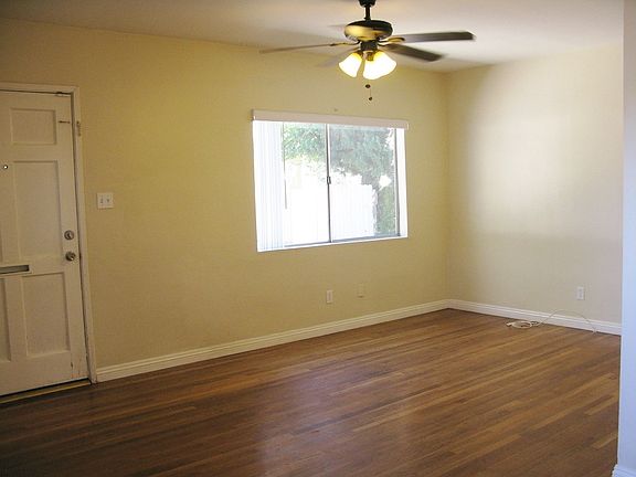 4th image of 14726 Burbank Blvd