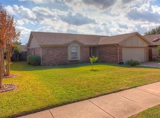 6628 Inwood Dr, Watauga, TX 76148
