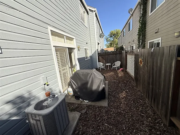 3043 Woods Cir — Photo 27