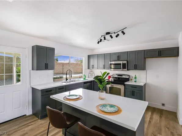 698 W Nelson Ave, North Las Vegas, NV 89030