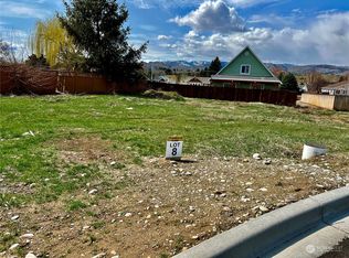 705 Petra Ct, Omak, WA 98841