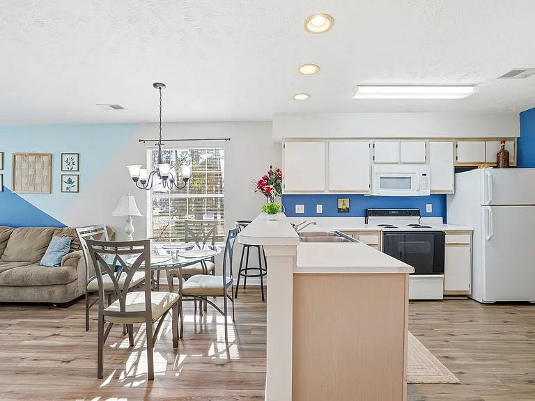 510 White River Dr #24F — Photo 19