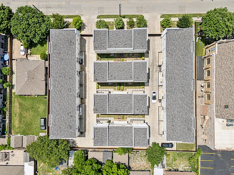 1518 N Carroll Ave — Photo 30