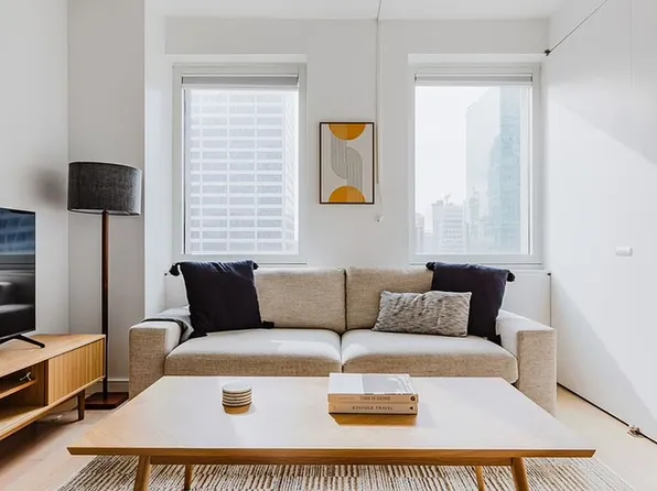 70 W 45th St #33C, New York, NY 10036