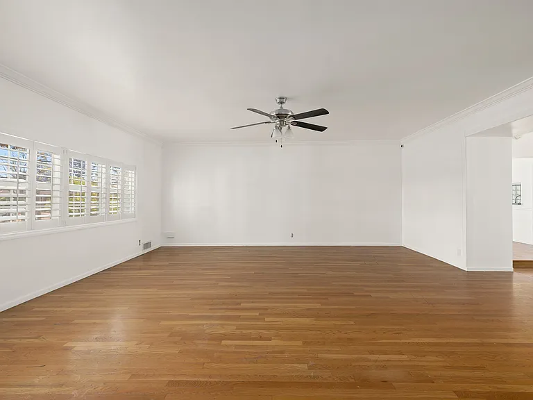 4309 Gentry Ave — Photo 4
