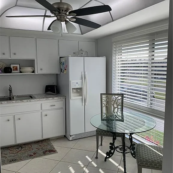 265 Palm Dr #2 — Photo 5