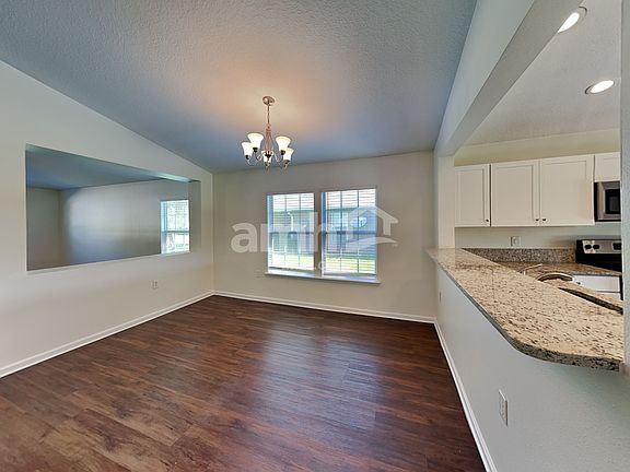 3rd image of 3071 Bent Bow Ln