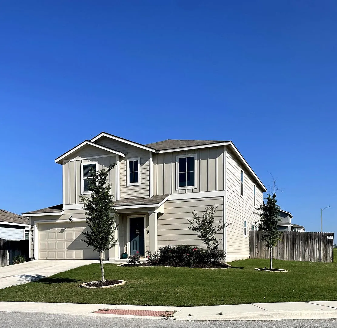 Spacious Two-Story Home with Charming Features and Community Amenities — Photo 2