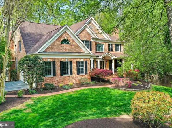 3234 Navy Dr, Herndon, VA 20171