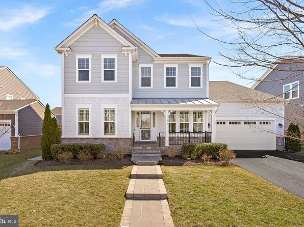 1013 Akan St SE, Leesburg, VA 20175