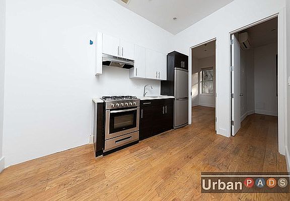 4th image of 824 Saint Johns Pl #1L