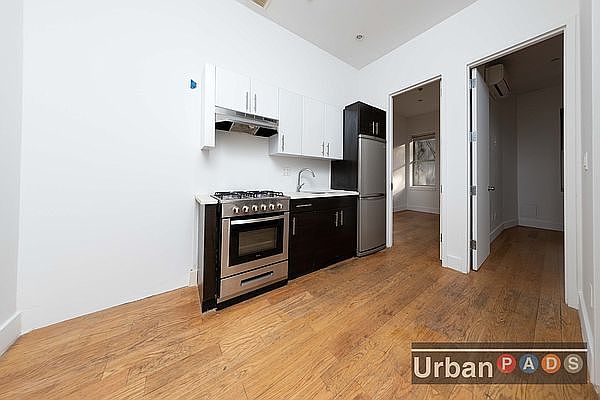 1st image of 824 Saint Johns Pl APT 1R