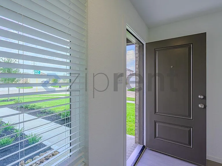 16850 Spotted Oak Dr — Photo 5