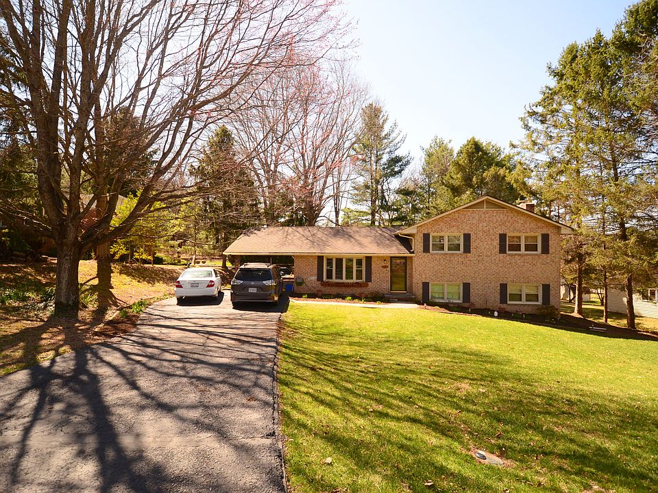 1st image of 700 Broce Dr