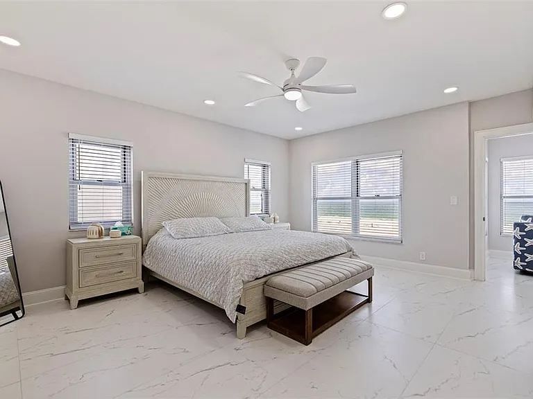 4950 Gulf Blvd #404 — Photo 30