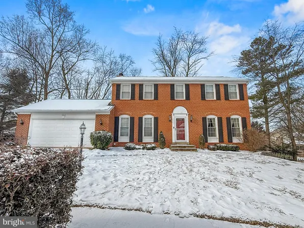 5702 Harrison House Ct, Centreville, VA 20120