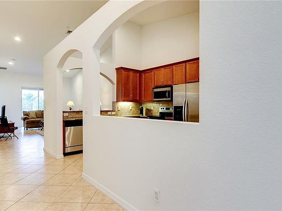 3rd image of 6435 Oxford Cir Unit 103C