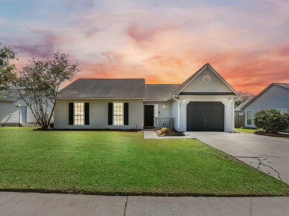 127 Alcester Rd, Goose Creek, SC 29445