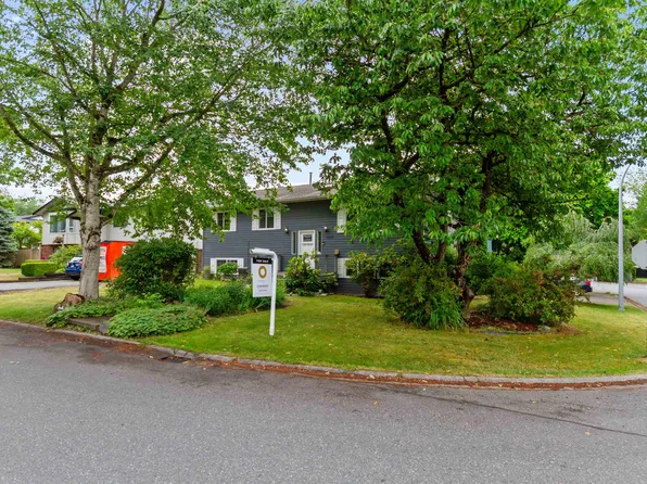 18312 59a Ave, Surrey, BC V3S 5Y1
