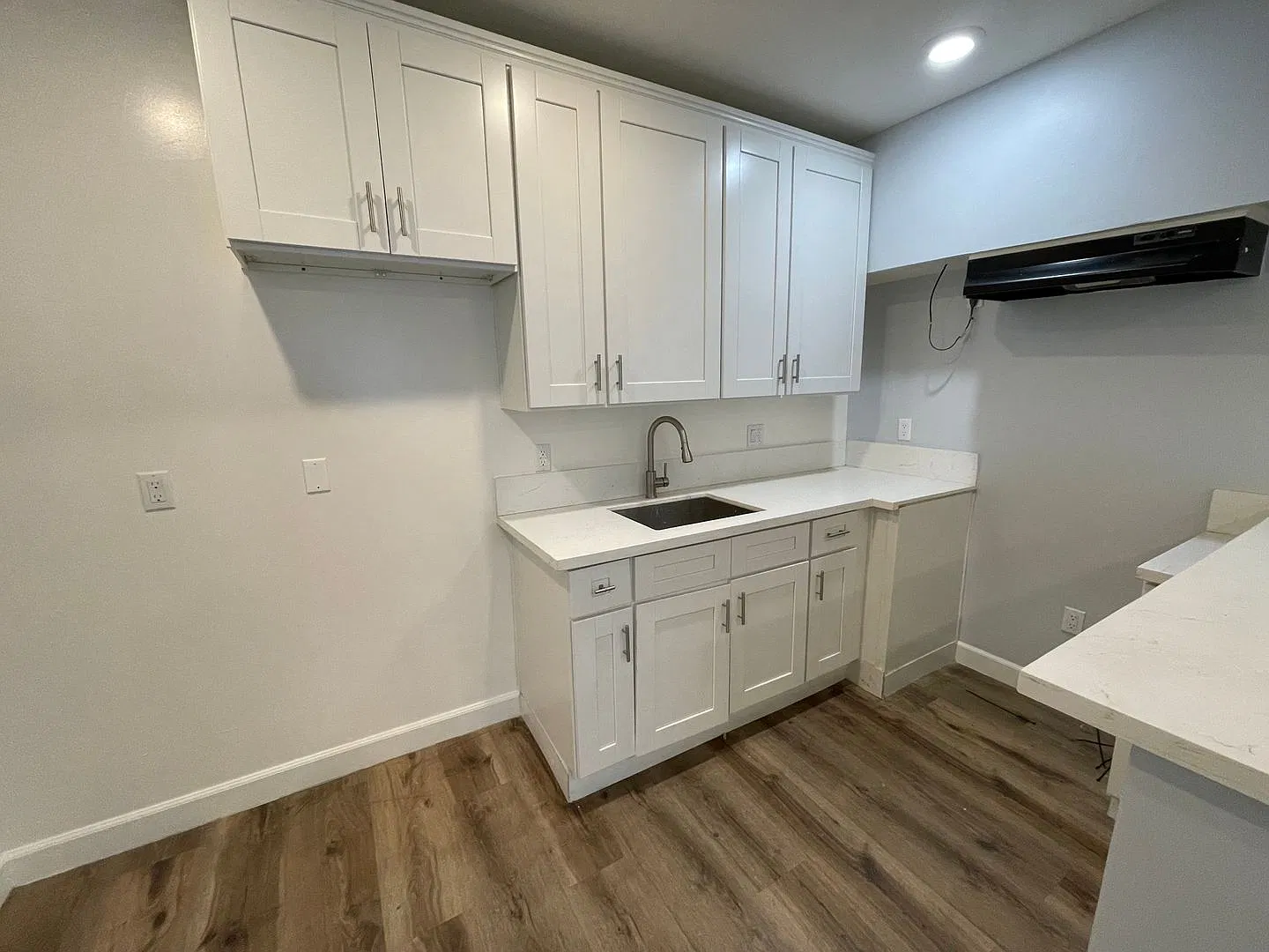 1265 N Saint Andrews Pl — Photo 3