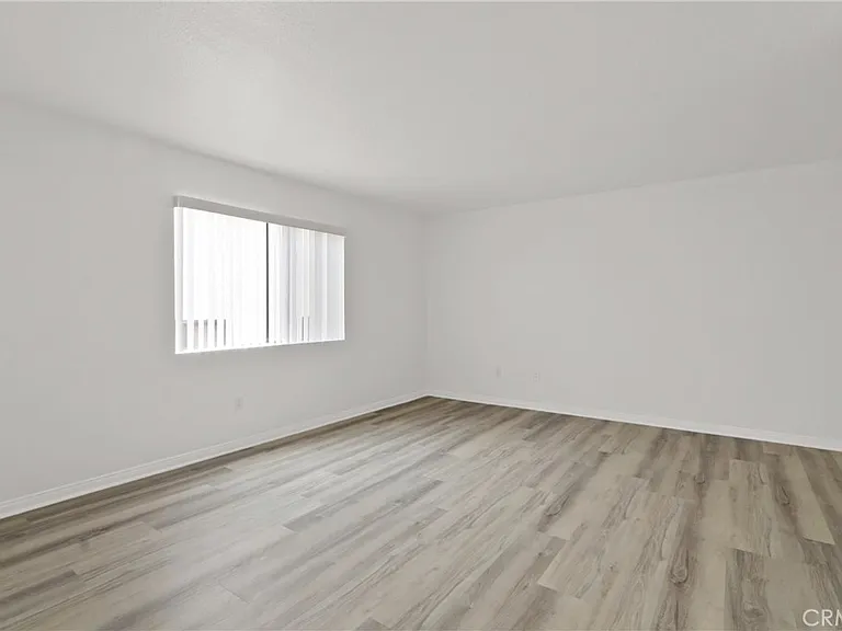 1052 Belmont Ave #B — Photo 9