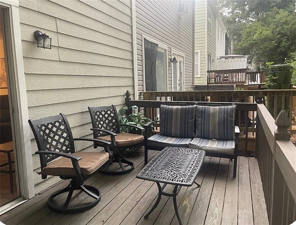 2 bed, 2.5 bath, 1172 sqft, $1,500 — Photo 1