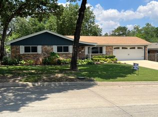 845 Patti Dr, Bedford, TX 76022
