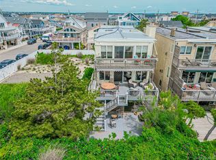 931 Oceanfront St, Long Beach, NY 11561
