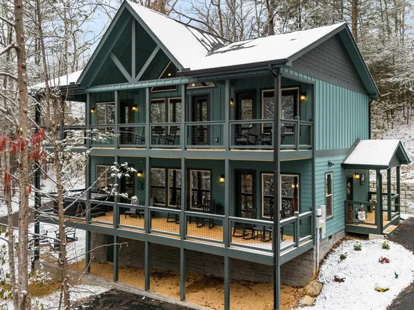 621 Olde Carriage Way, Gatlinburg, TN 37738