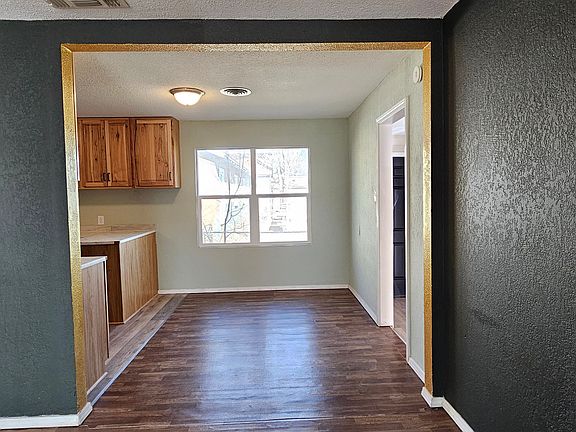 5th image of 1613 Sheldon St