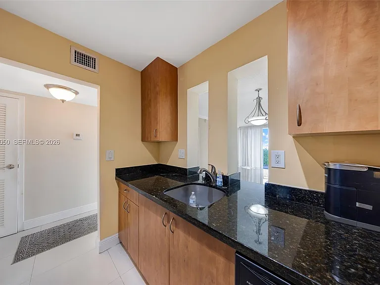 2450 NE 135th St #1006 — Photo 16