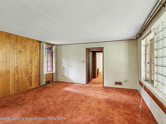 5th image of 1163 W Grand River Ave