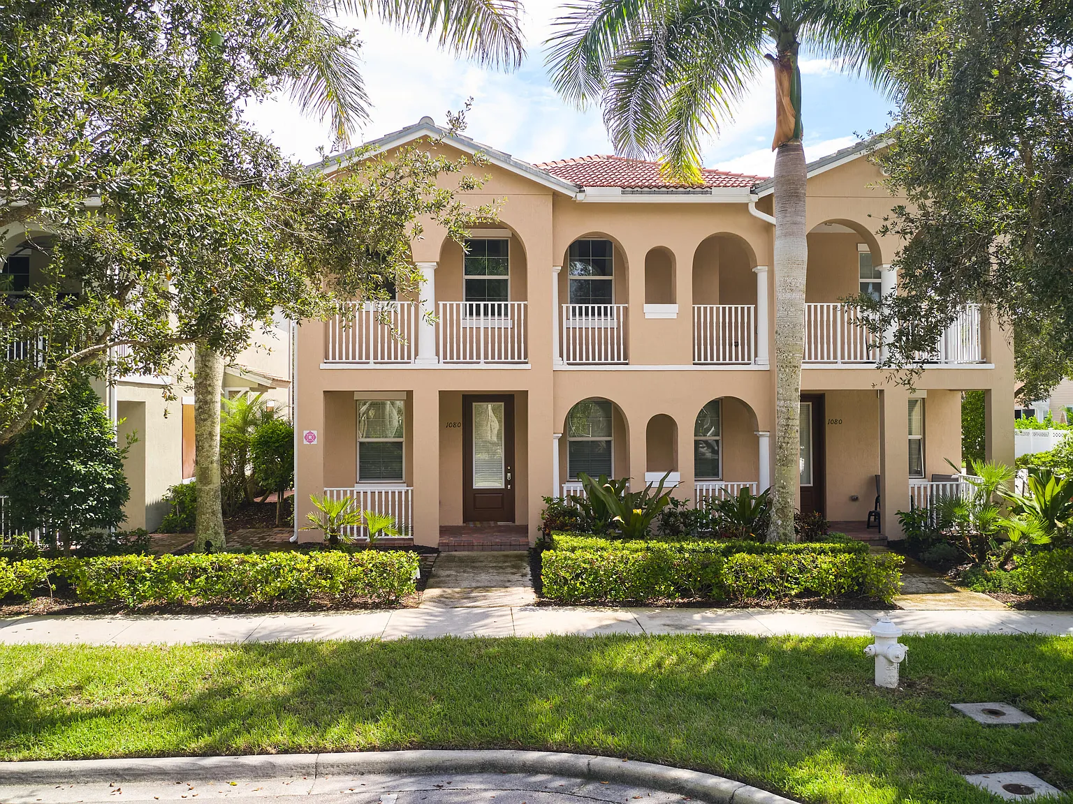 3 bed, 2.0 bath, 1778 sqft, $3,850 — Photo 2