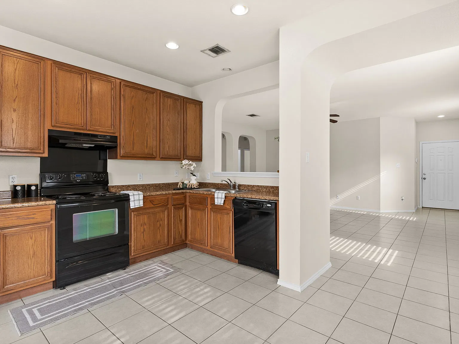 4 bed, 1570 sqft, $1,850 — Photo 4