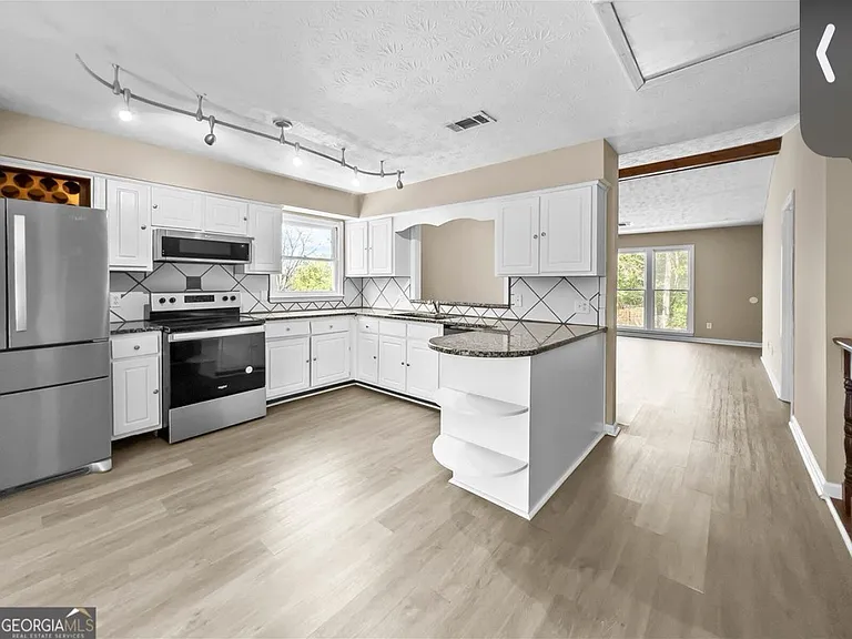 3219 University Ave #9 — Photo 16