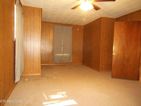 5th image of 916 Central Ave