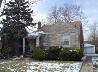 18951 Edgefield St, Grosse Pointe, MI 48236