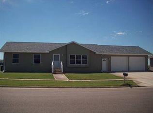 2015 Lancaster Pl, Pierre, SD 57501