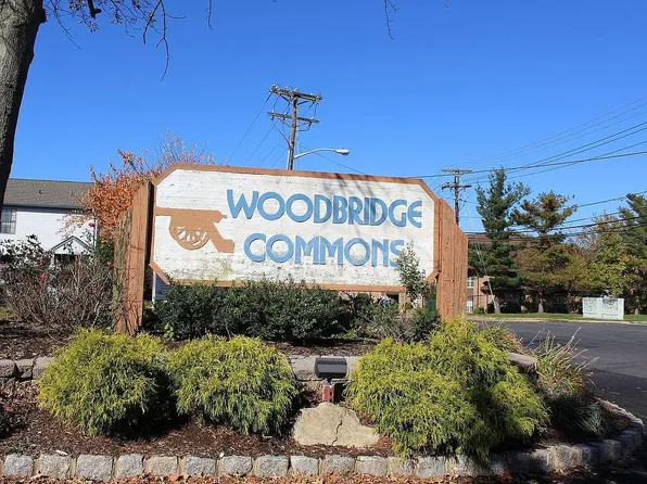 911 Woodbridge Comns Way #911, Iselin, NJ 08830
