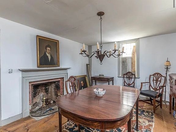 3rd image of 804 Main St