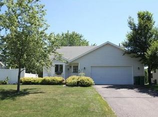 870 Pearl View Dr, Sauk Rapids, MN 56379