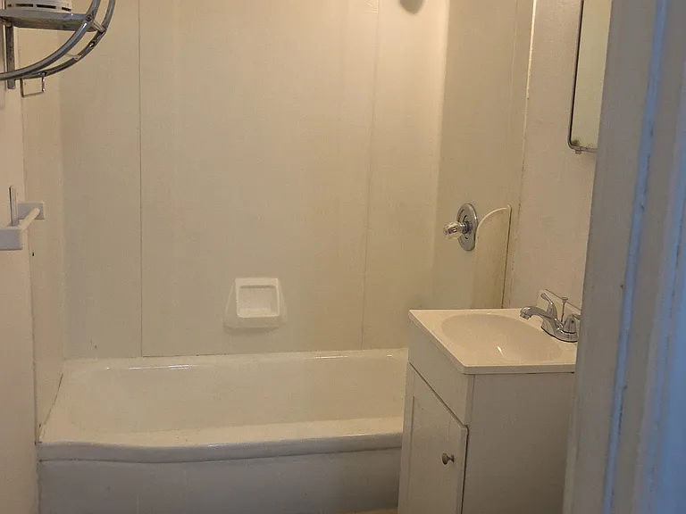 14 Grand Blvd #6 — Photo 9