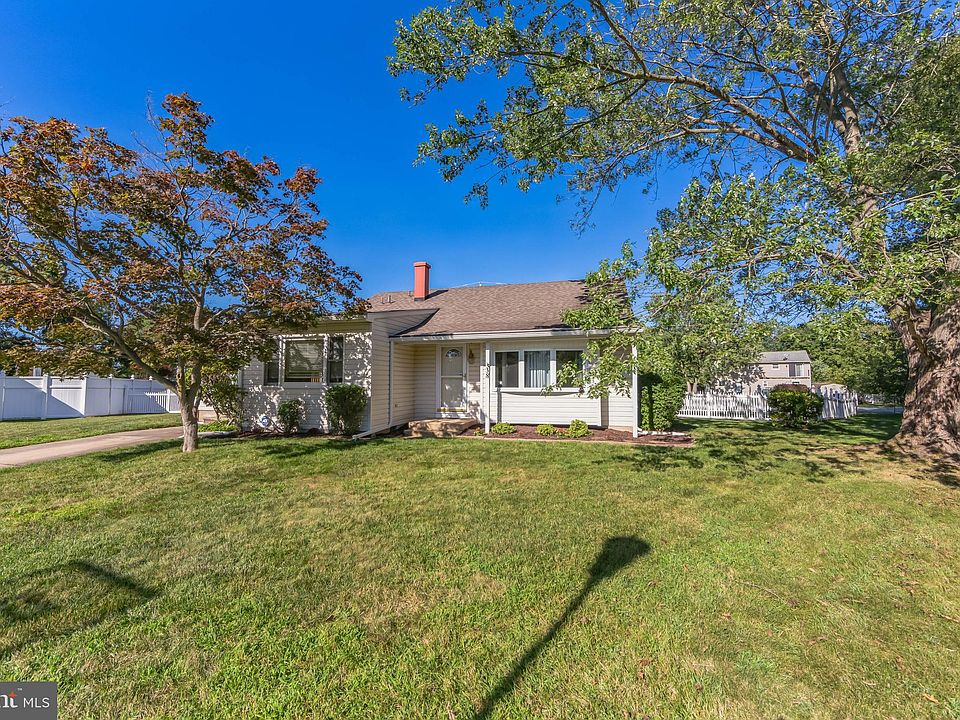 1st image of 38 Woodfield Ct