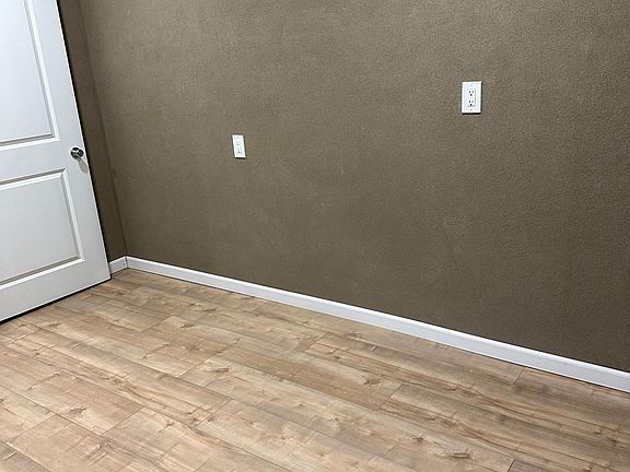 5th image of 104 N 9th Ave #102