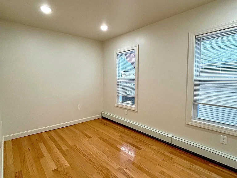 9 Bartlett St #2 — Photo 7