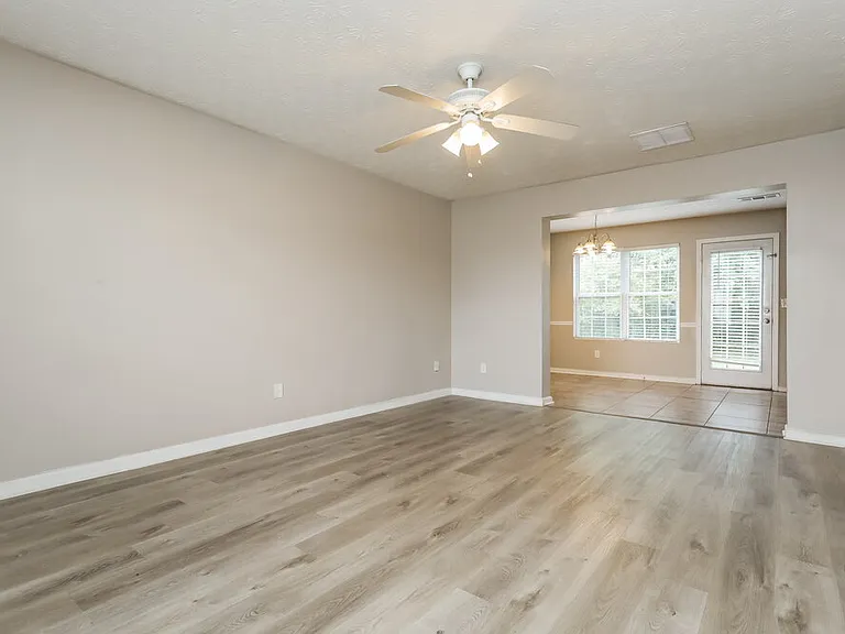4115 Mission Way — Photo 4